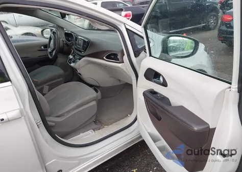 2017 Chrysler Pacifica Touring из США, поврежденный, VIN 2C4RC1DG2HR794660